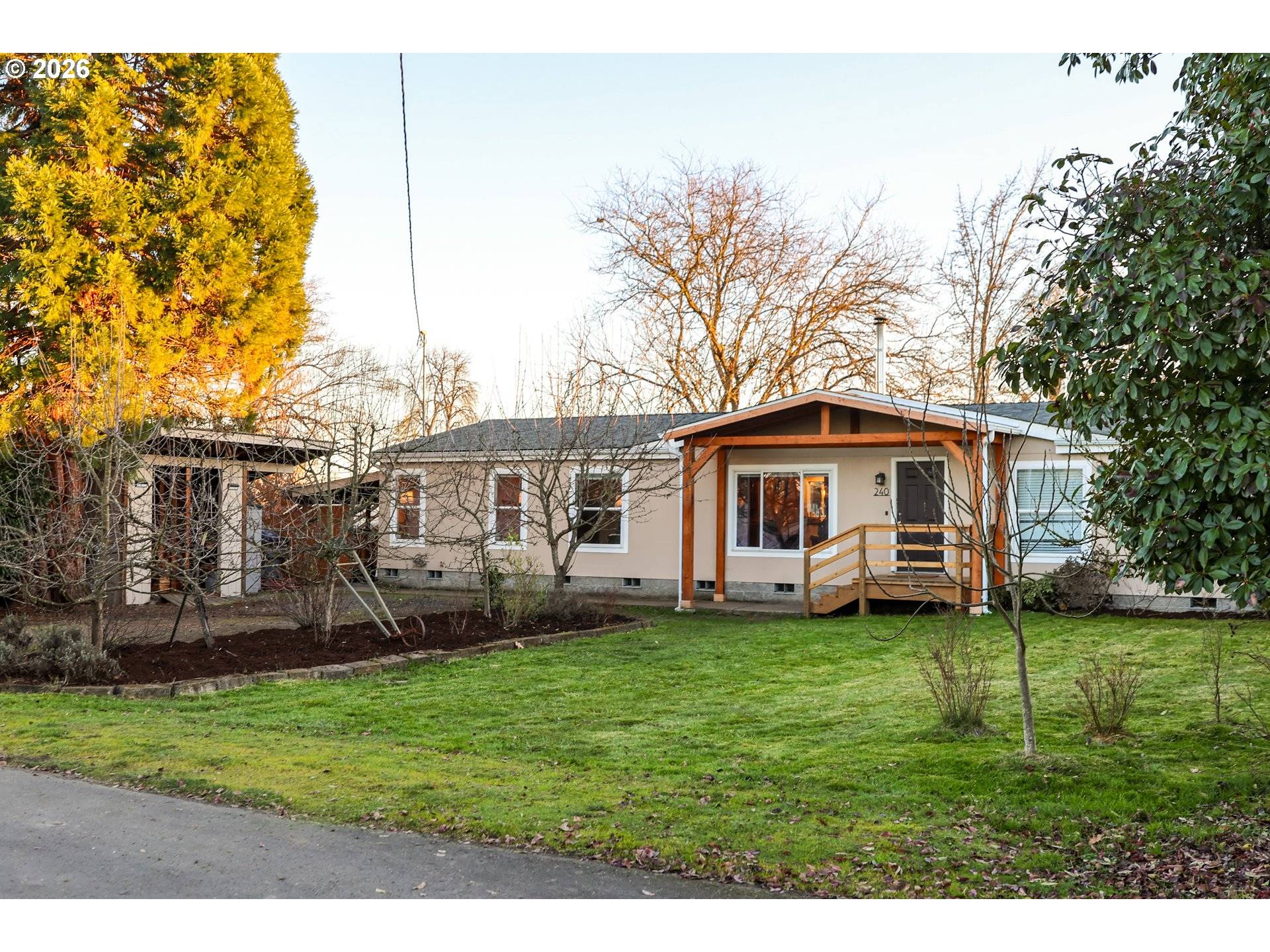 Carlton, OR 97111,240 W JEFFERSON ST