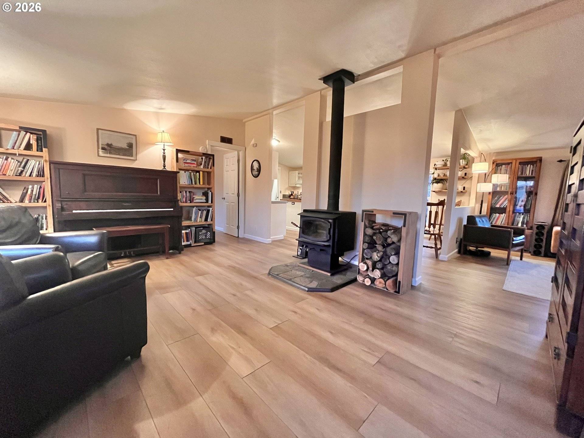 Carlton, OR 97111,240 W JEFFERSON ST