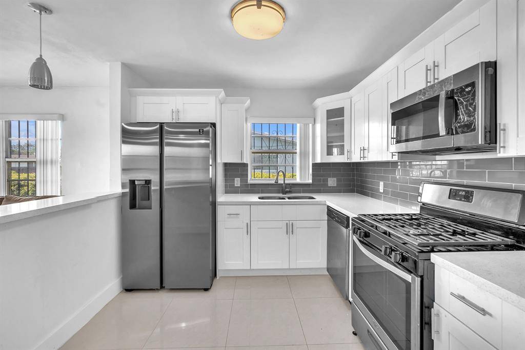 Miami, FL 33169,17115 NW 12th Ct