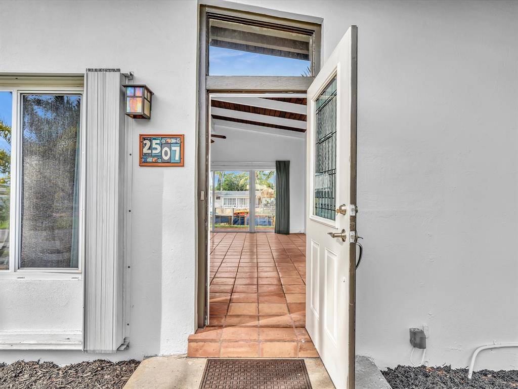 Fort Lauderdale, FL 33312,2507 OKEECHOBEE LN