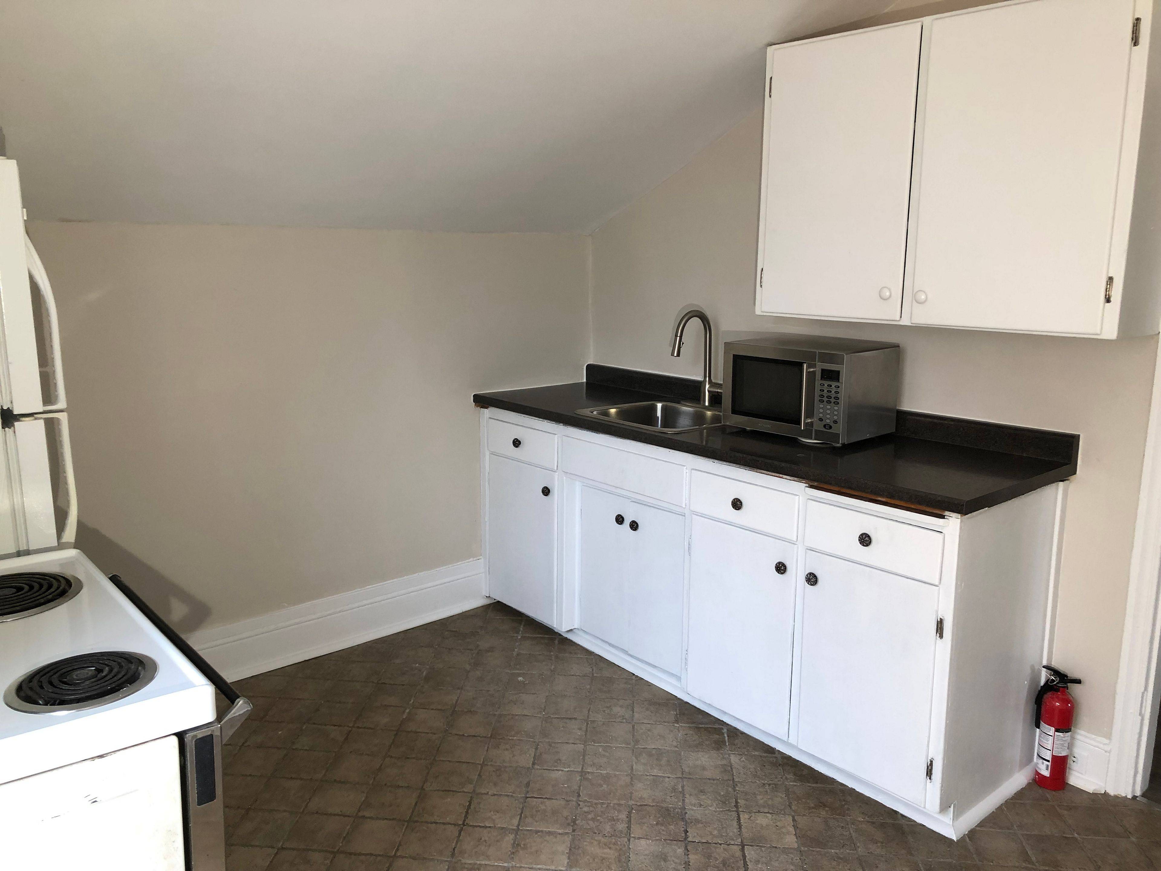 Guelph, ON N1E 4V2,96 Arthur ST N #B