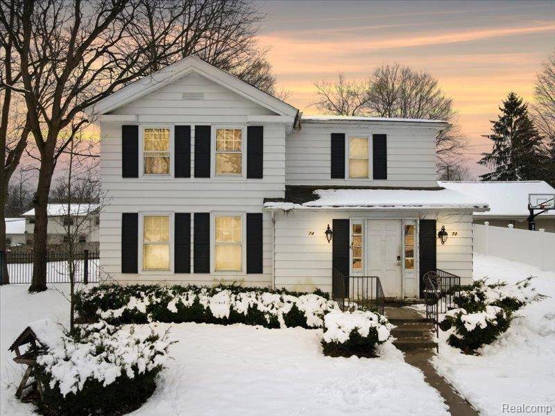 Clarkston, MI 48346,74 E Washington ST