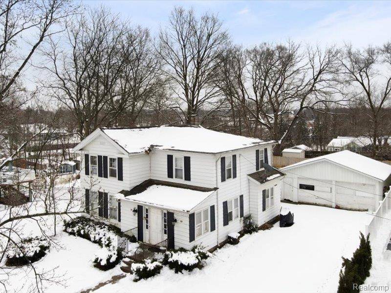 Clarkston, MI 48346,74 E Washington ST