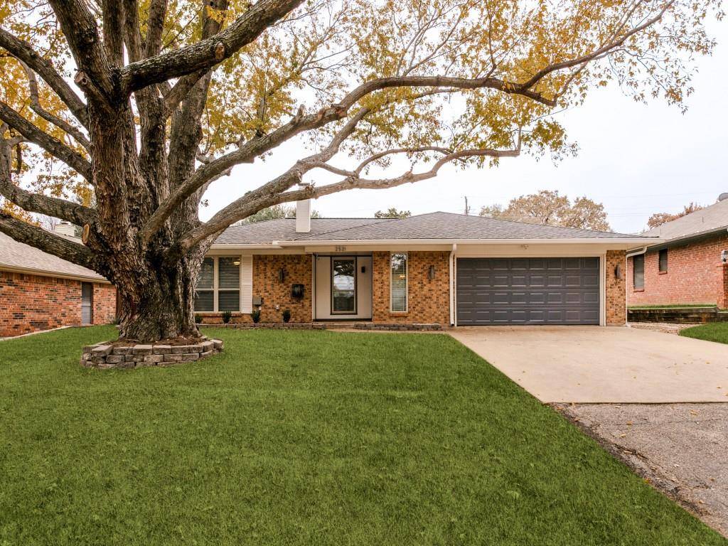 Grapevine, TX 76051,2521 Lone Star Lane