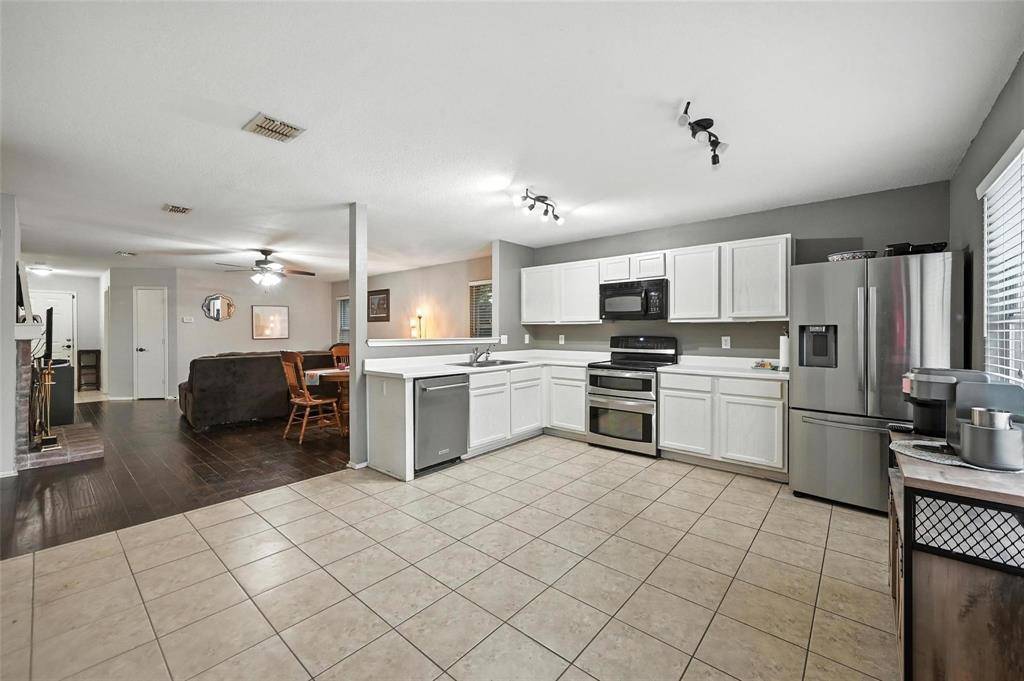 Denton, TX 76210,1217 Golden Sand Drive