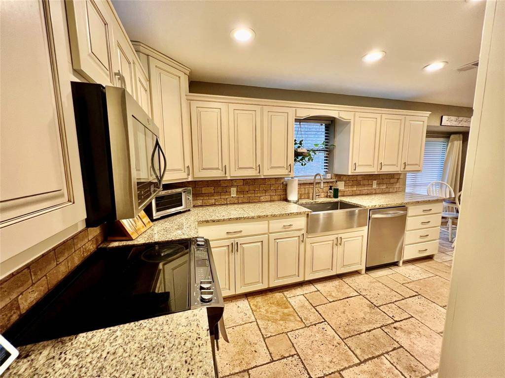 Fort Worth, TX 76179,7812 Woodharbor Drive