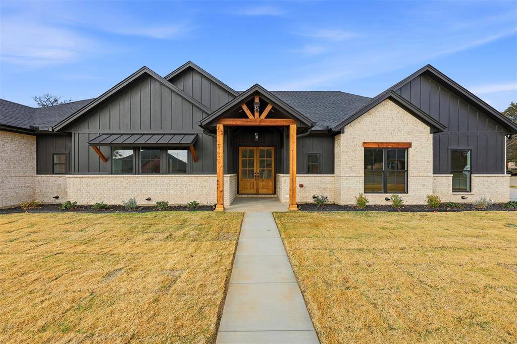 Grandview, TX 76050,509 Emma Street