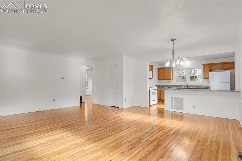 Colorado Springs, CO 80903,917 N Institute ST