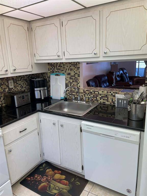 Lauderdale Lakes, FL 33313,4899 NW 26th Ct #453