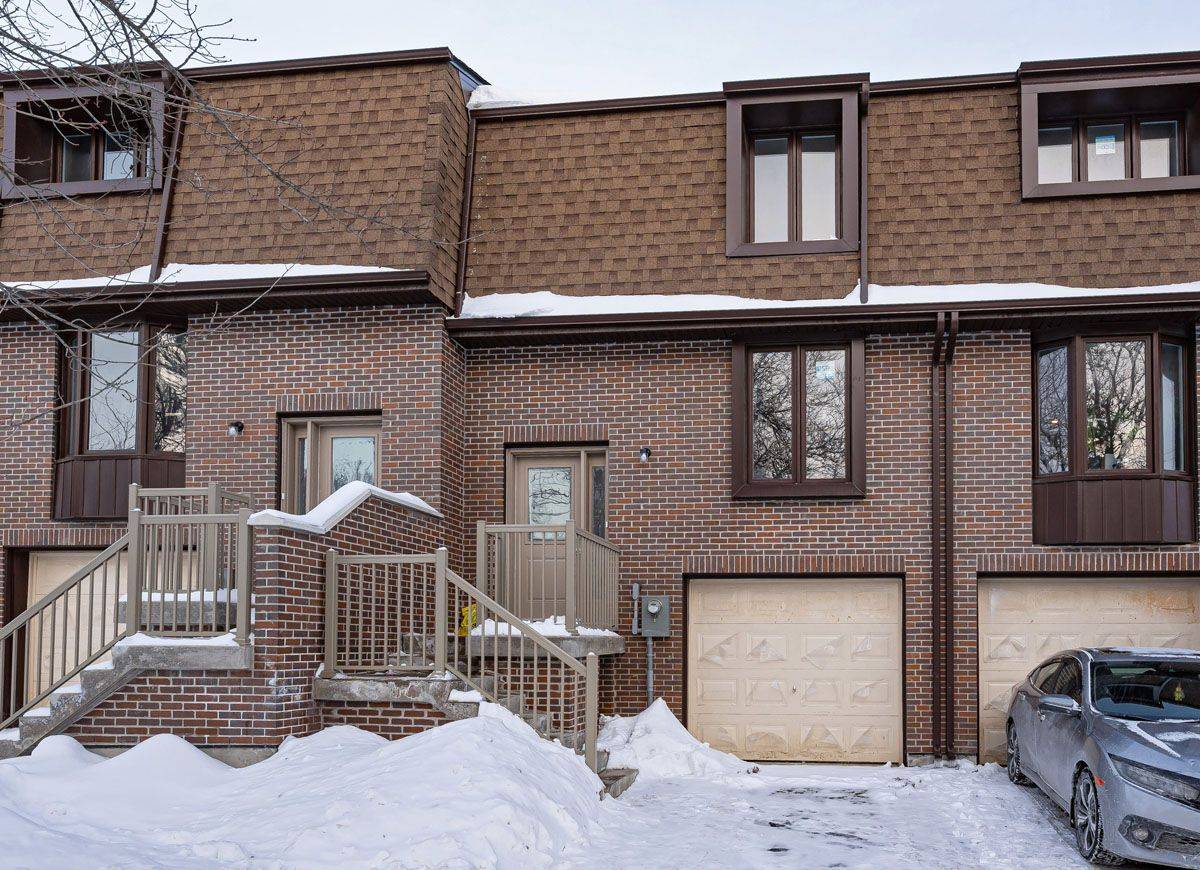 Richmond Hill, ON L4C 5H1,11 Plaisance RD #2