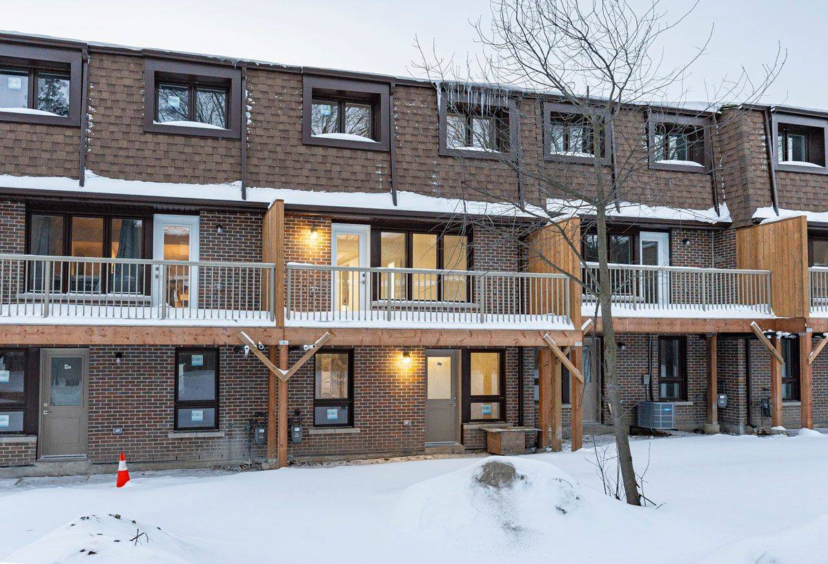 Richmond Hill, ON L4C 5H1,11 Plaisance RD #2