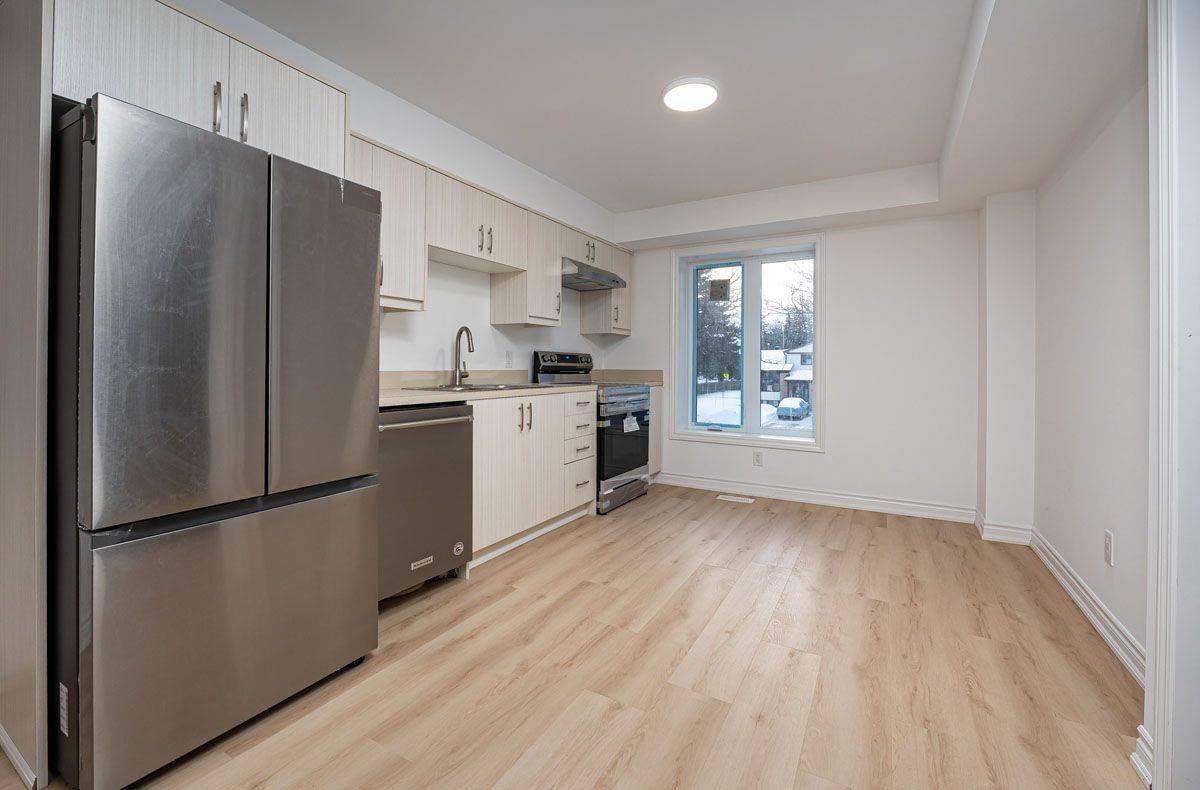 Richmond Hill, ON L4C 5H1,11 Plaisance RD #2