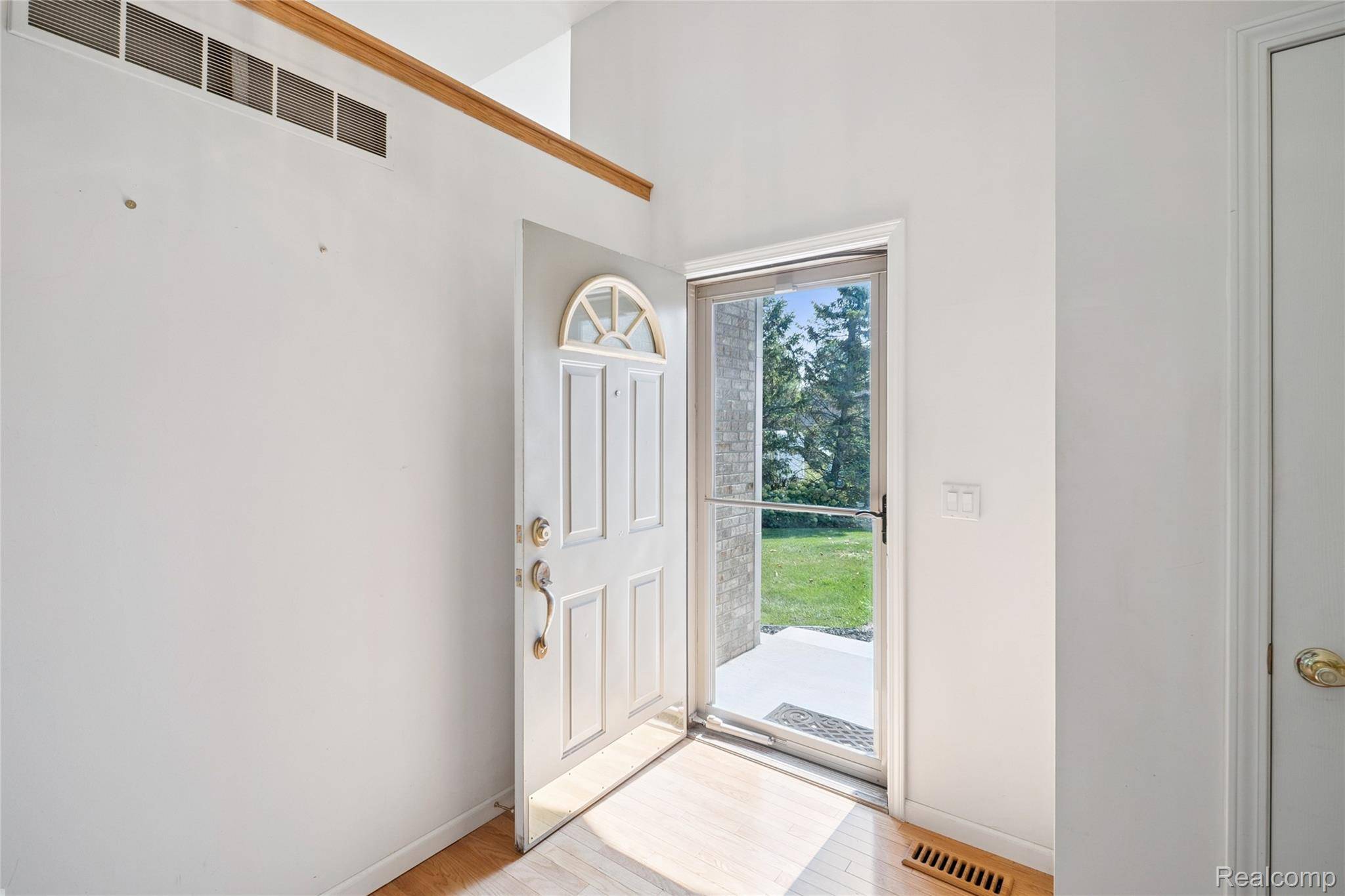 Howell, MI 48843,628 Olde Ivy LN