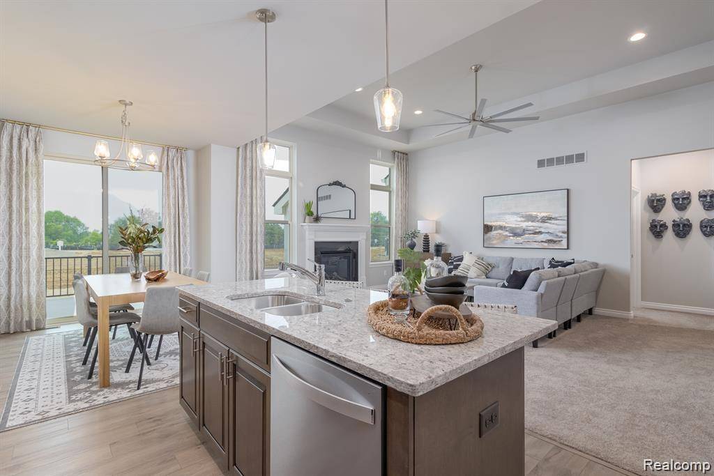 Brighton, MI 48114,3660 Chatham PL #14