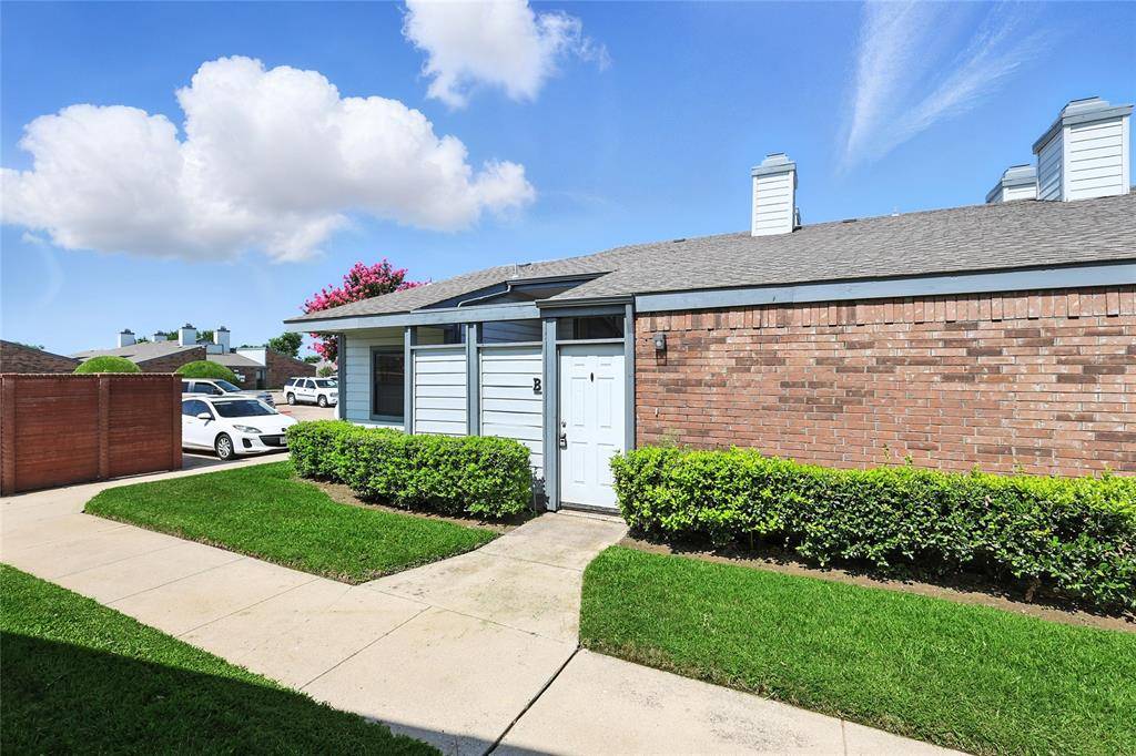 640 Bellaire Drive #B, Hurst, TX 76053