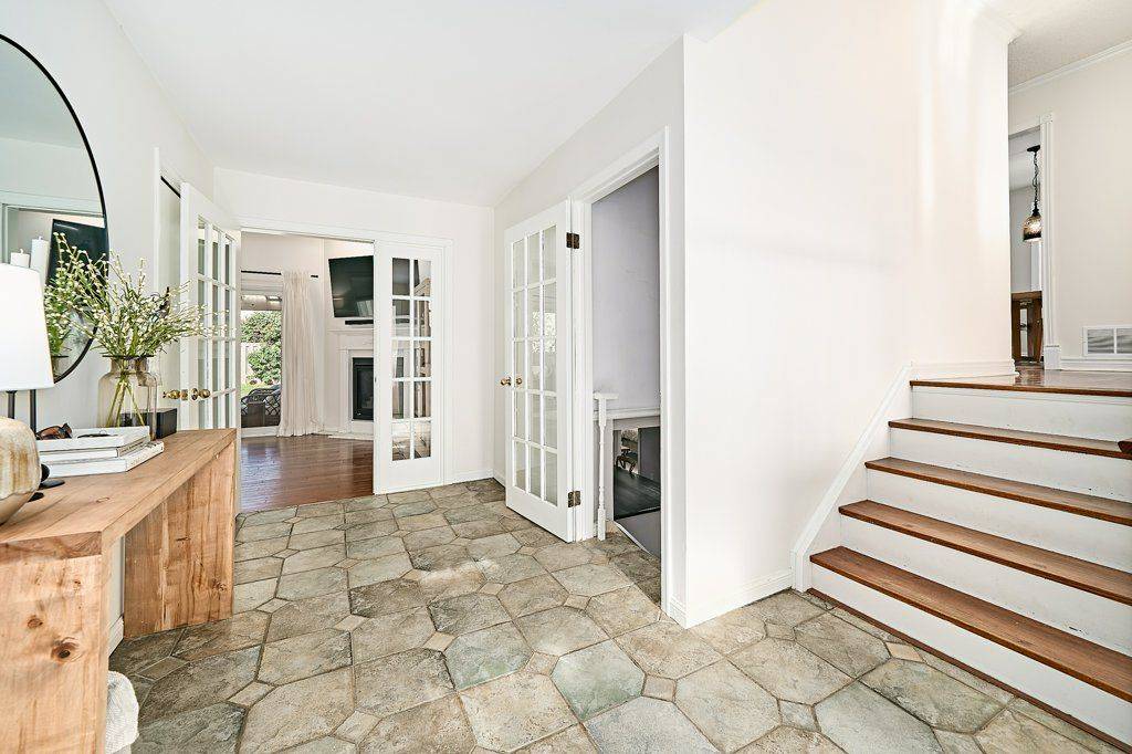 Barrie, ON L4N 4M5,25 Eileen DR