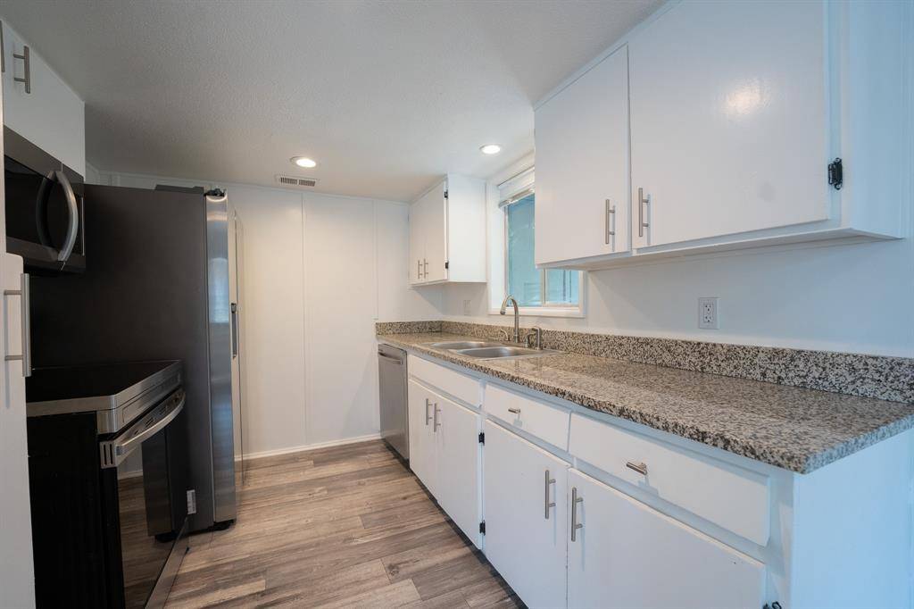 Dallas, TX 75211,730 N Boulevard Terrace