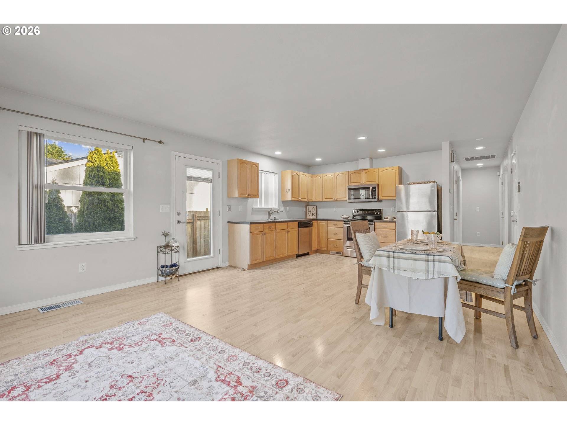 Lincoln City, OR 97367,522 SE NEPTUNE AVE