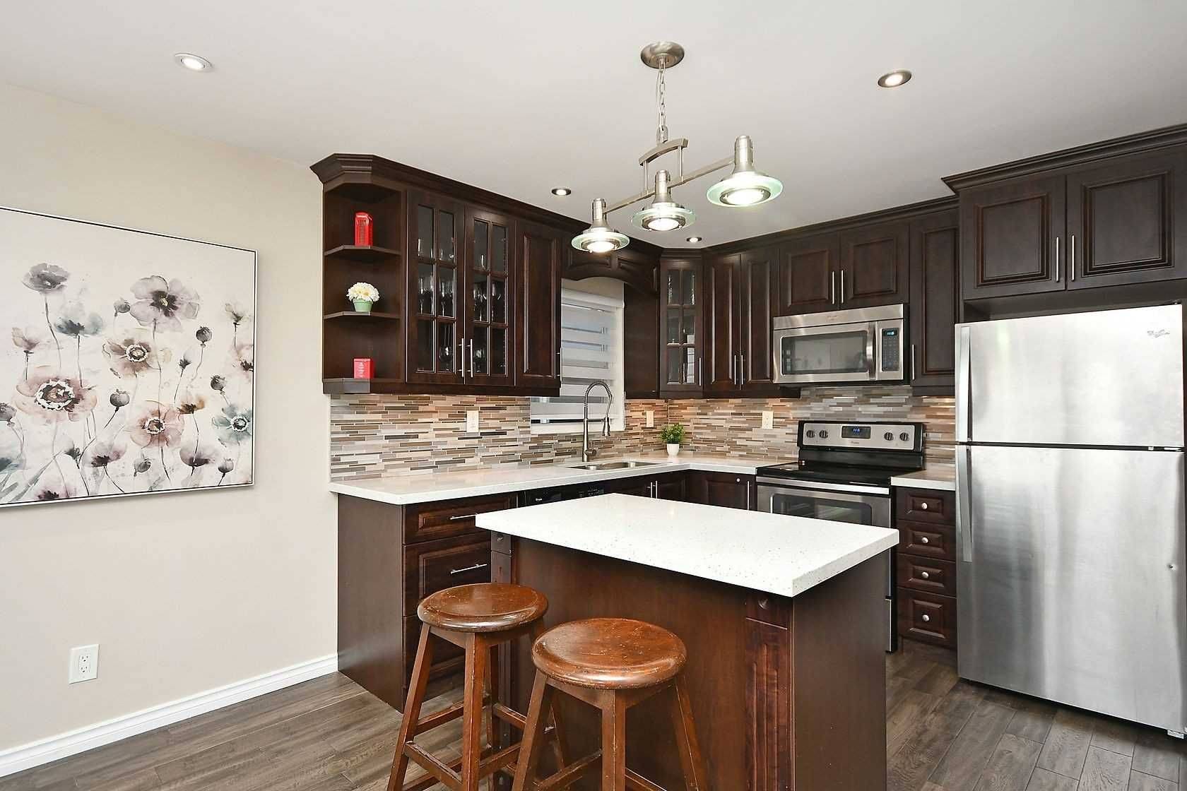 Mississauga, ON L5E 1Z8,1072 Alexandra AVE #Upper