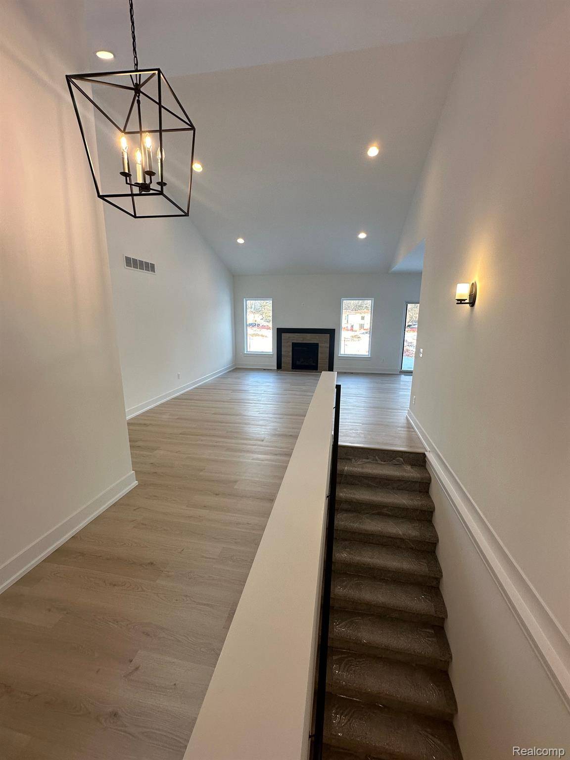 Southfield, MI 48075,21812 DUNS SCOTUS ST #7