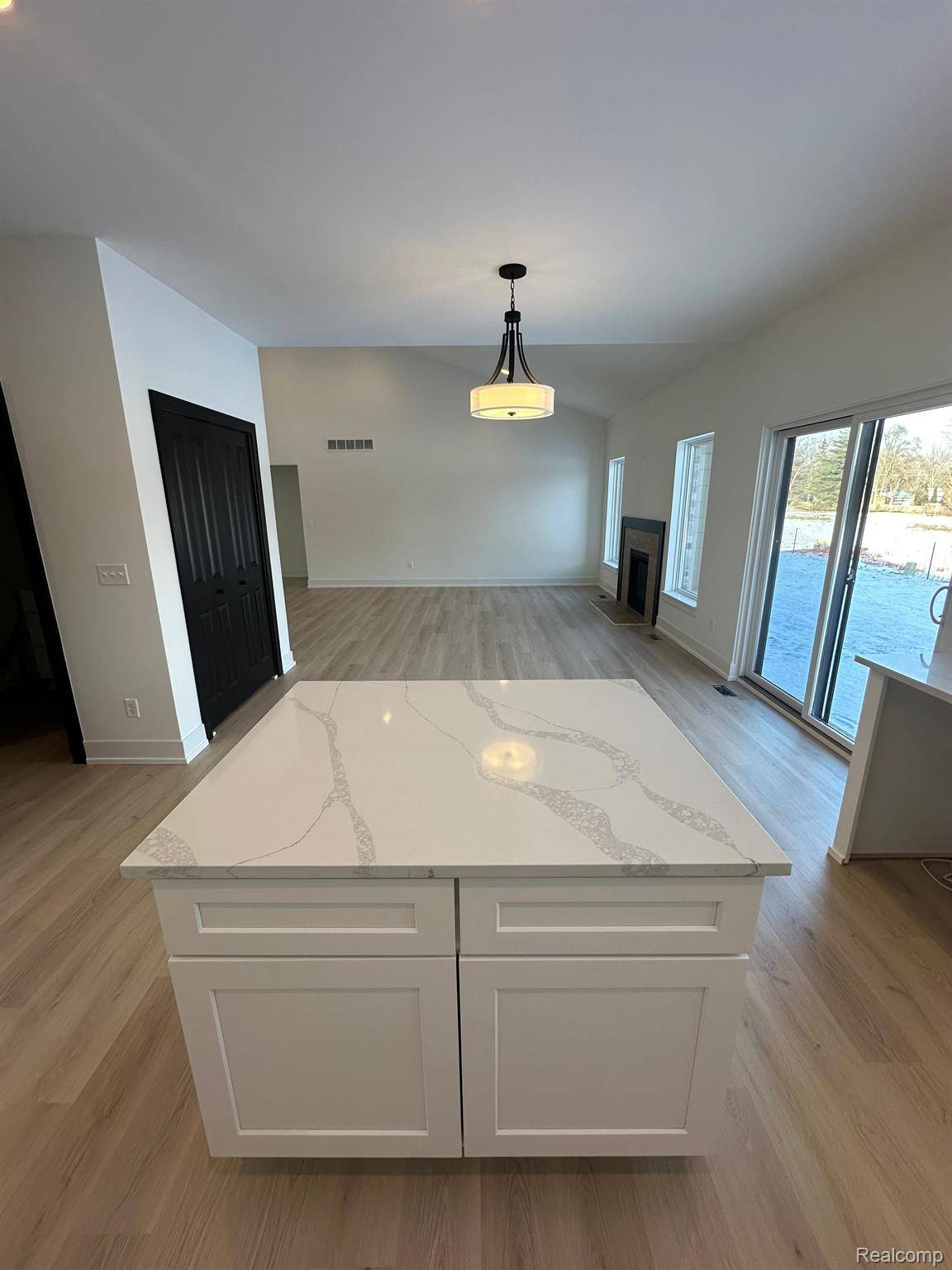 Southfield, MI 48075,21812 DUNS SCOTUS ST #7