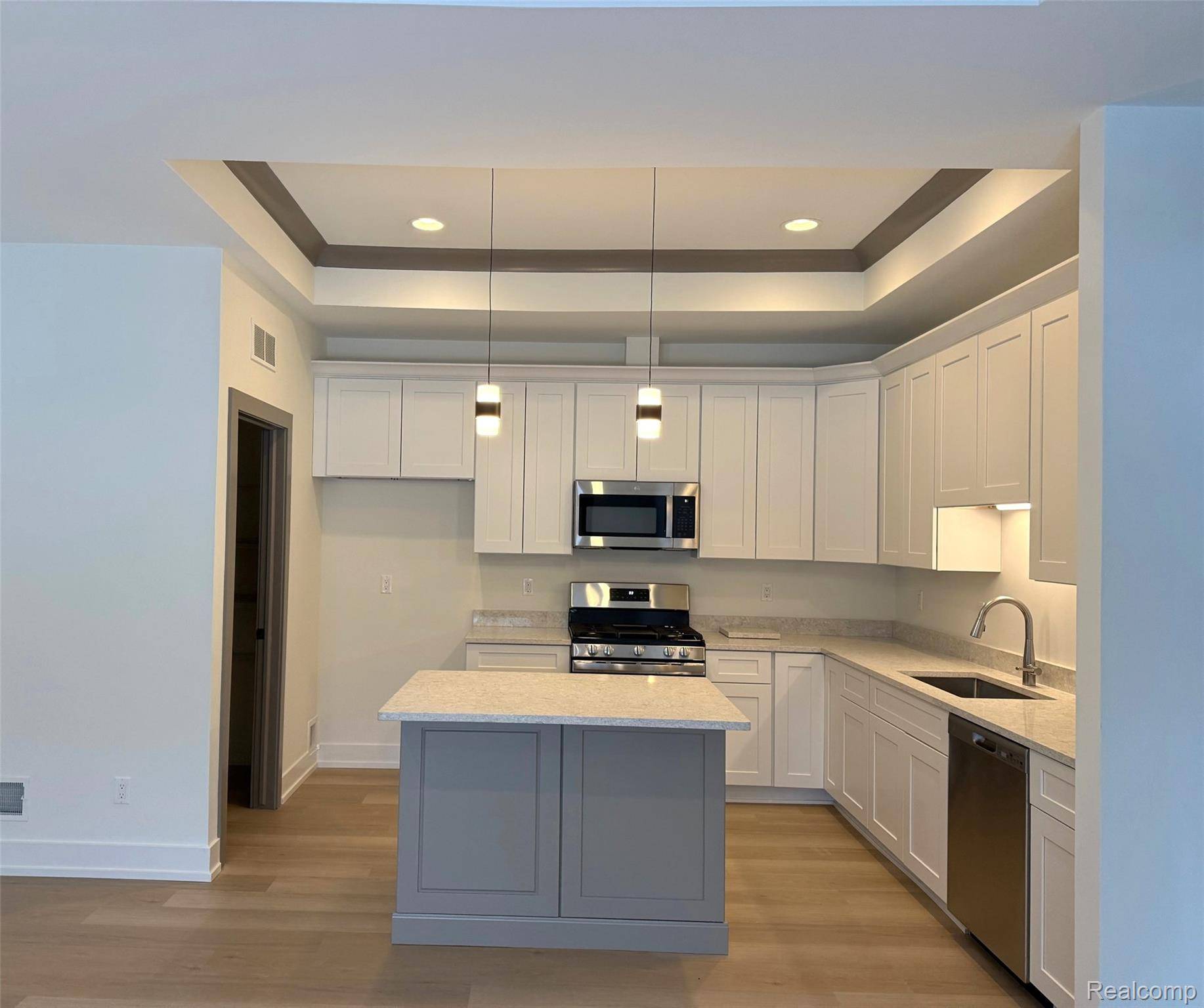 Southfield, MI 48075,21963 Deer Brook Dr DR #1