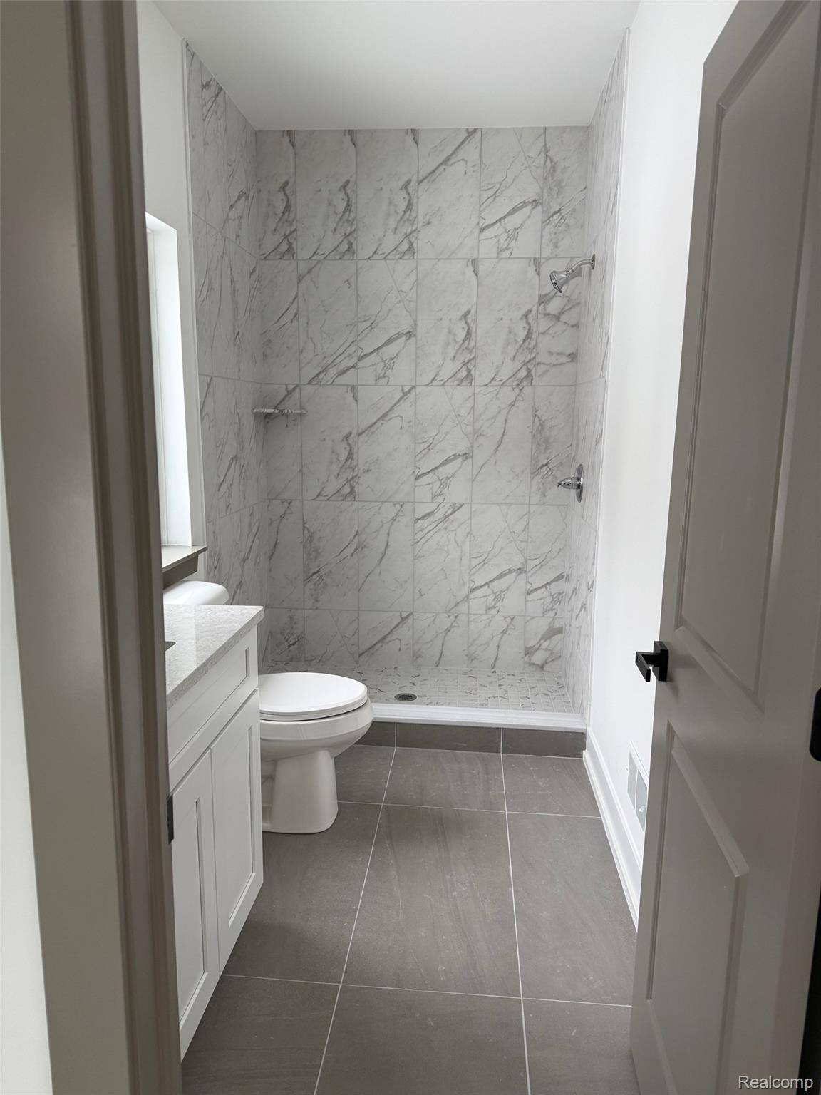 Southfield, MI 48075,21951 Deer Brook DR #4