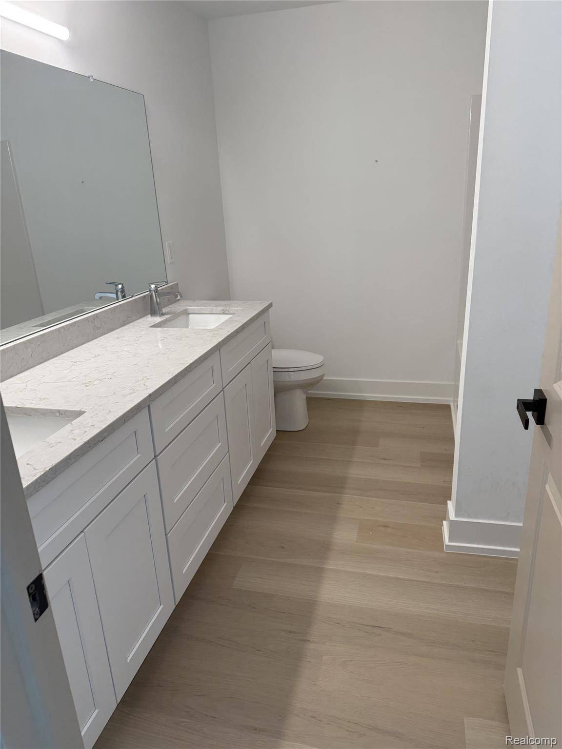 Southfield, MI 48075,21955 Deer Brook DR #3