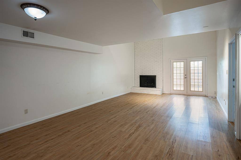 Farmers Branch, TX 75234,3451 Courtyard Circle