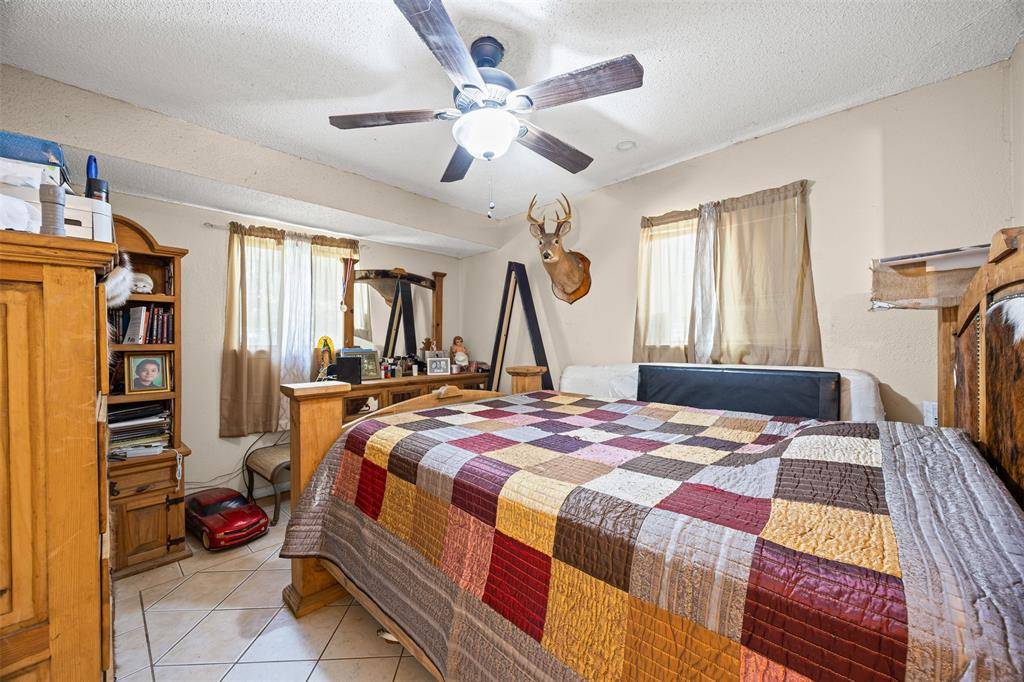 1152 Elva Warren Street, Fort Worth, TX 76115
