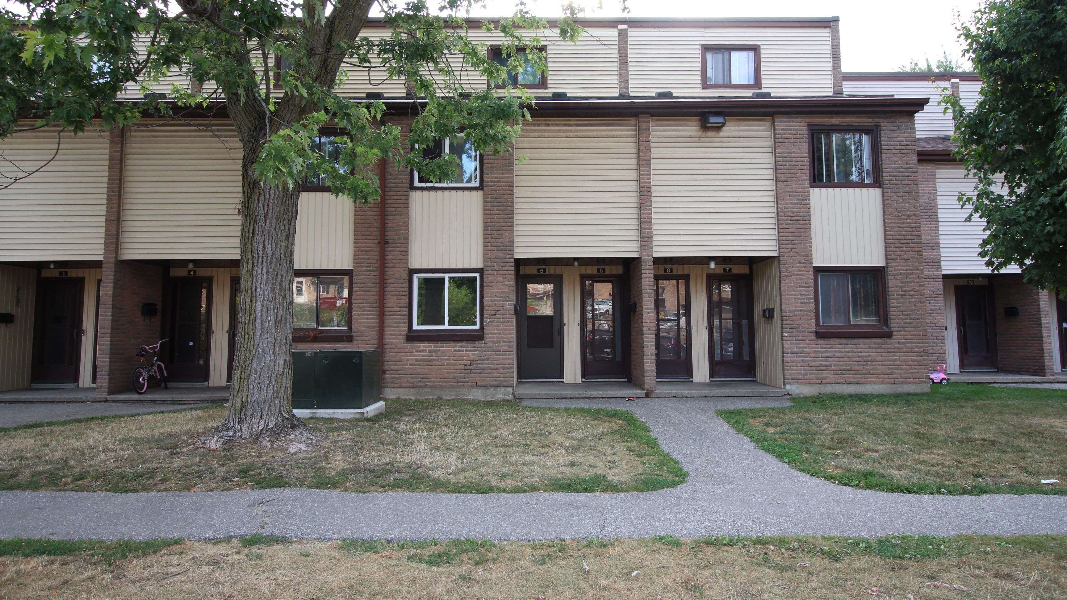 Kitchener, ON N2C 1K7,1200 Courtland AVE #44