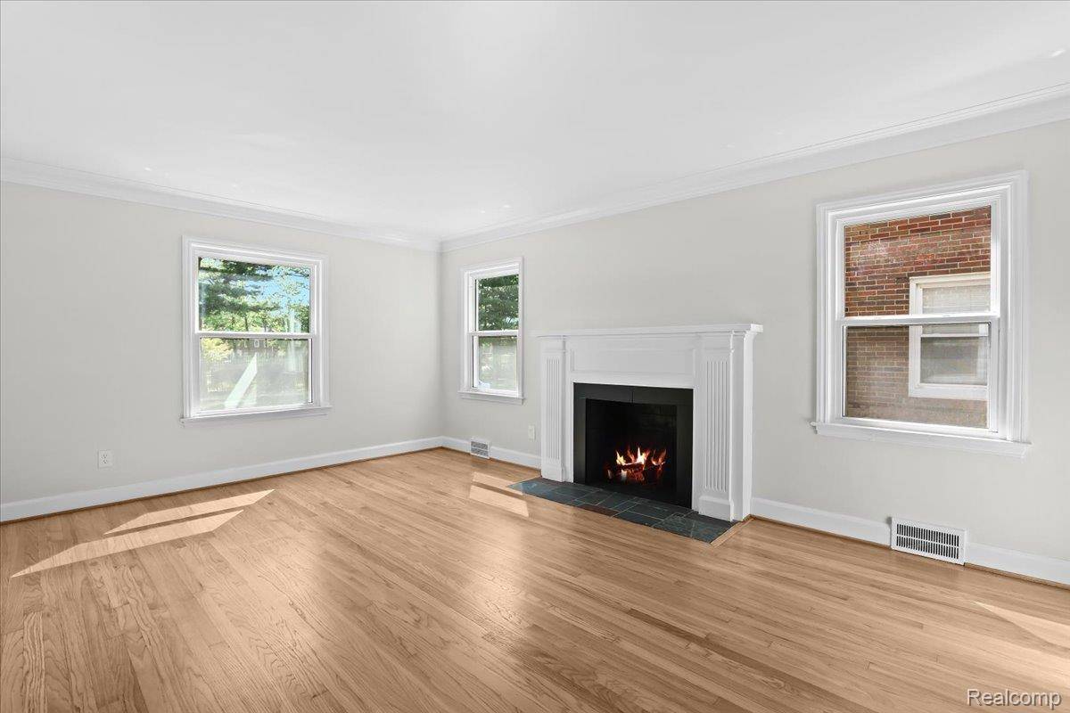 Detroit, MI 48221,17421 Quincy ST