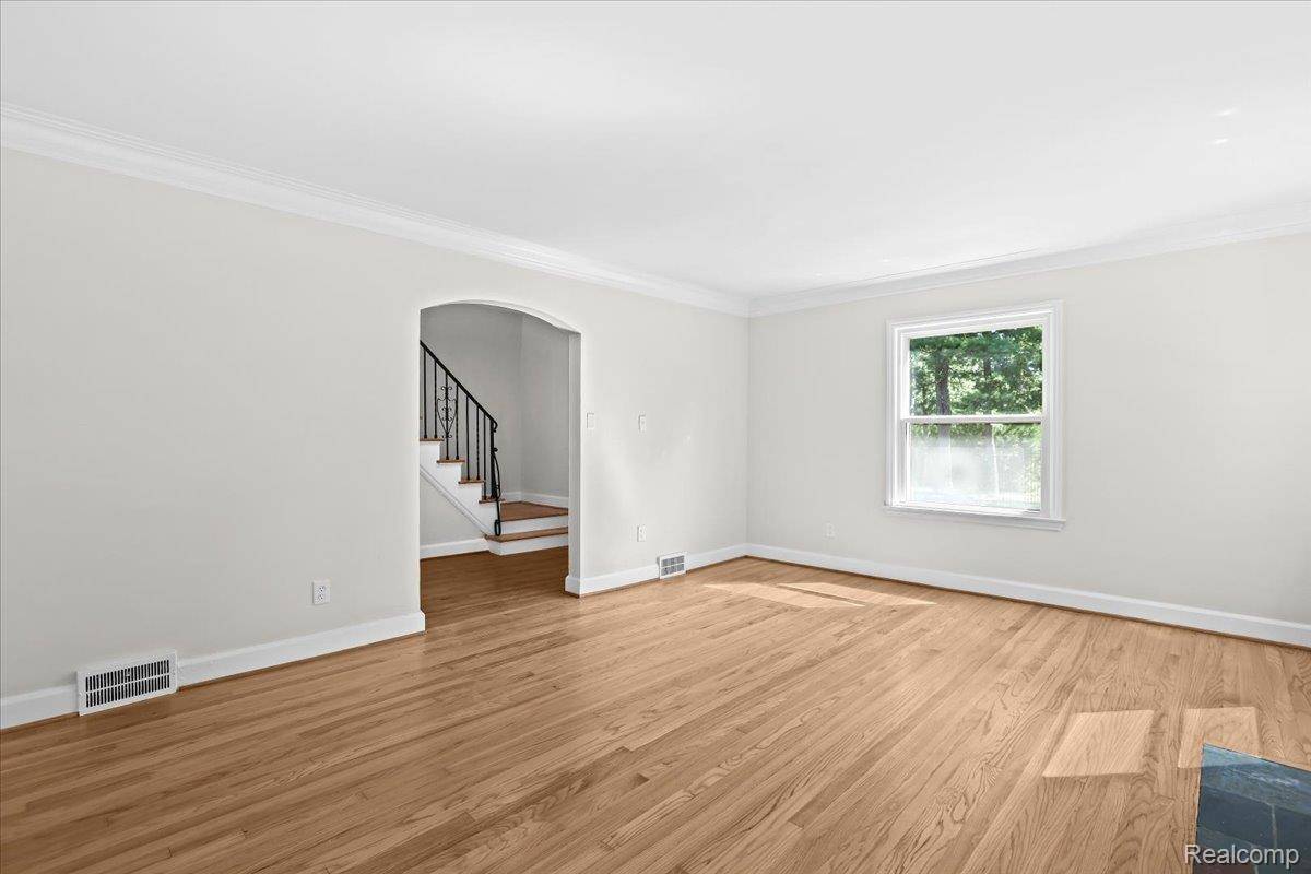 Detroit, MI 48221,17421 Quincy ST