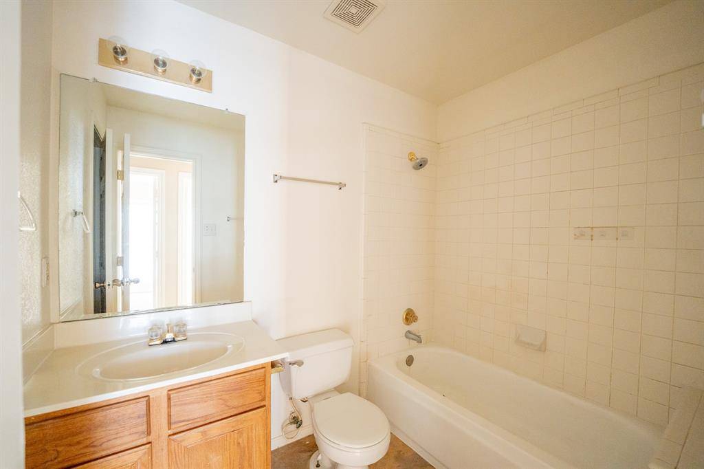 Desoto, TX 75115,515 Starling Drive