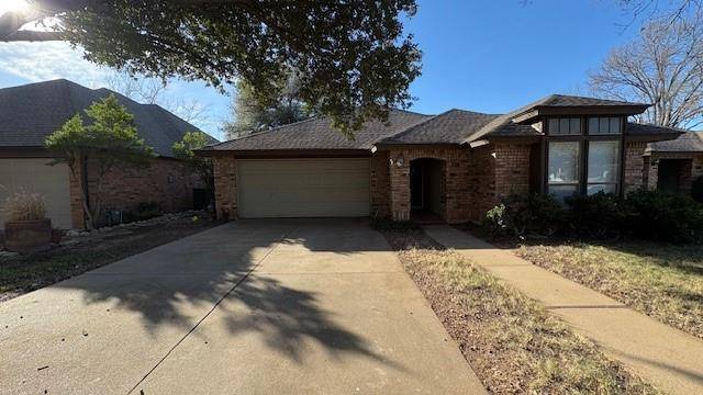 Arlington, TX 76011,2020 N Saint Andrews Court