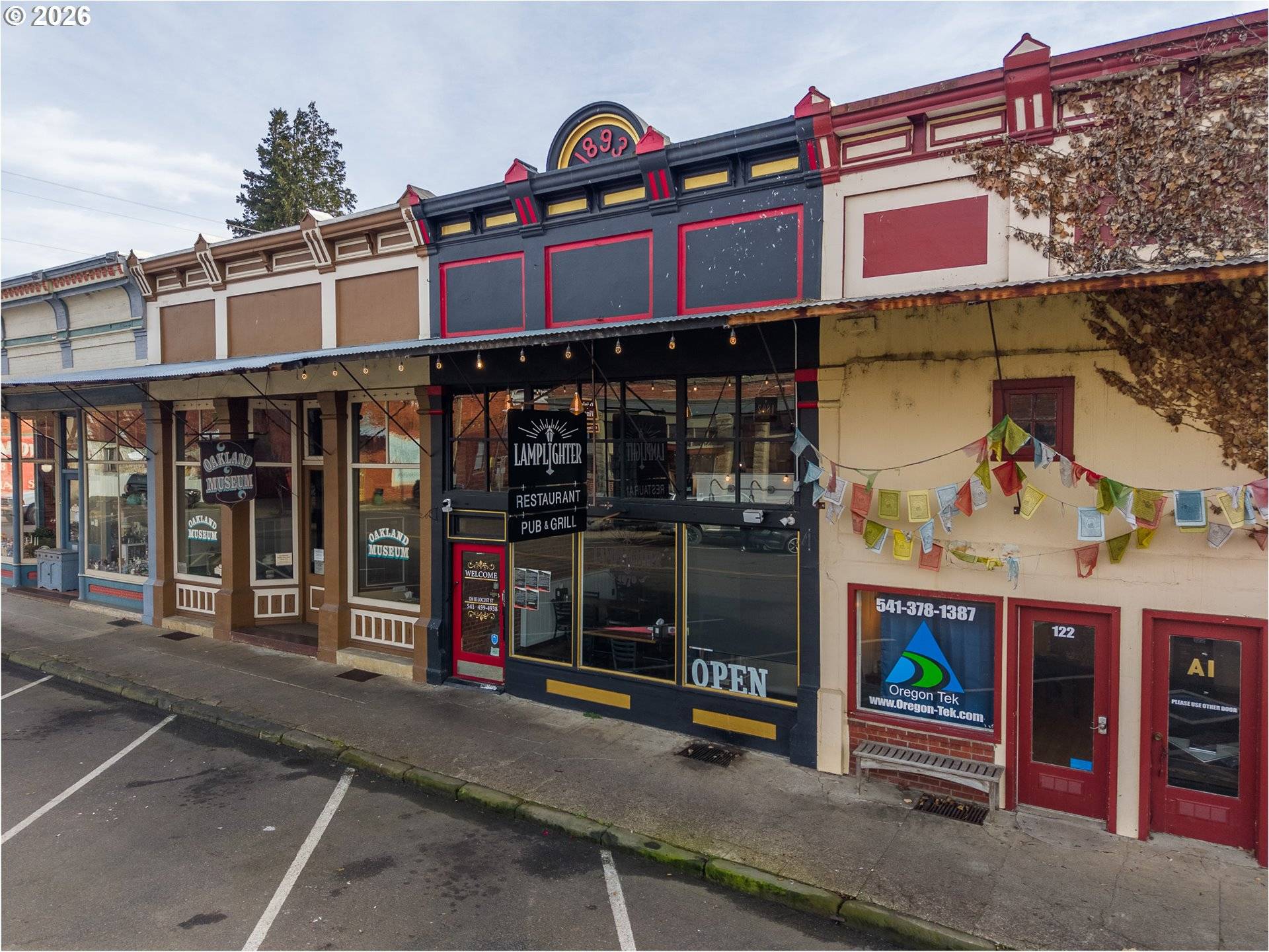 Oakland, OR 97462,126 SE LOCUST ST