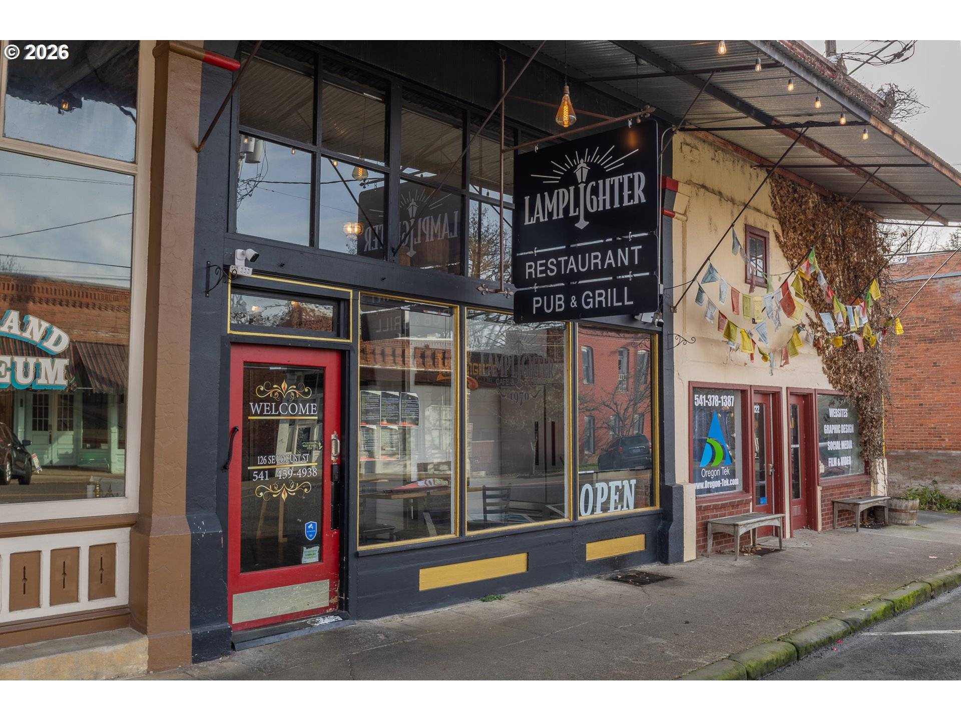 Oakland, OR 97462,126 SE LOCUST ST