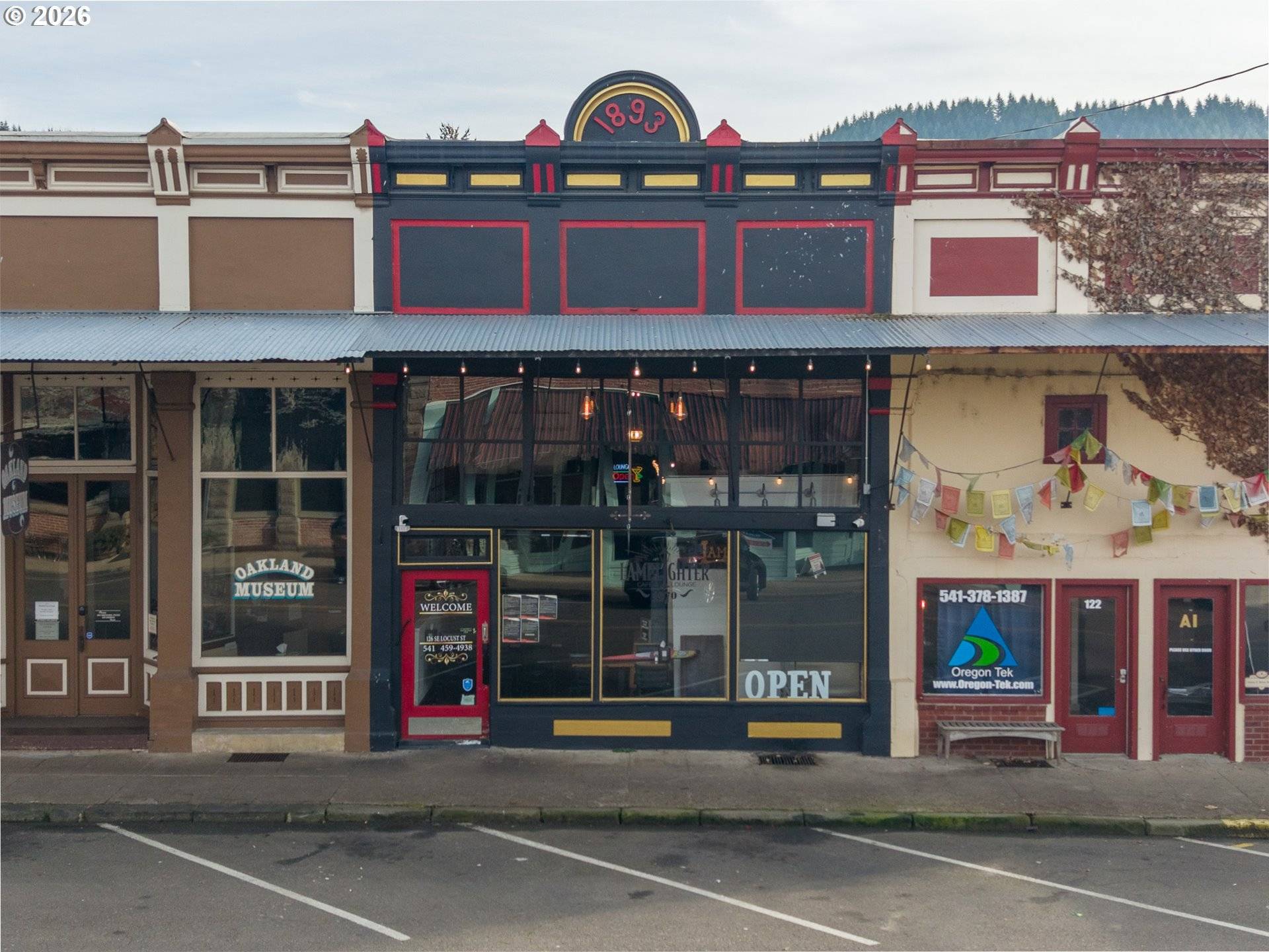 Oakland, OR 97462,126 SE LOCUST ST