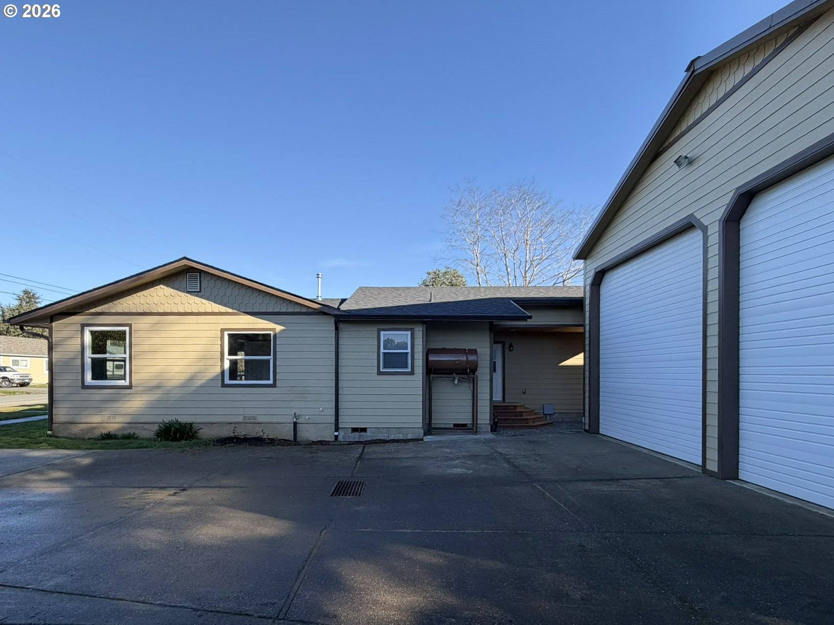 Brookings, OR 97415,325 RAILROAD ST