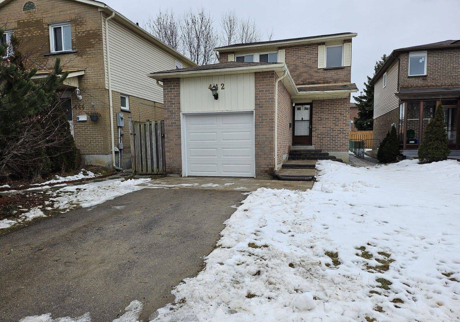 Richmond Hill, ON L4C 8T5,442 Church ST S