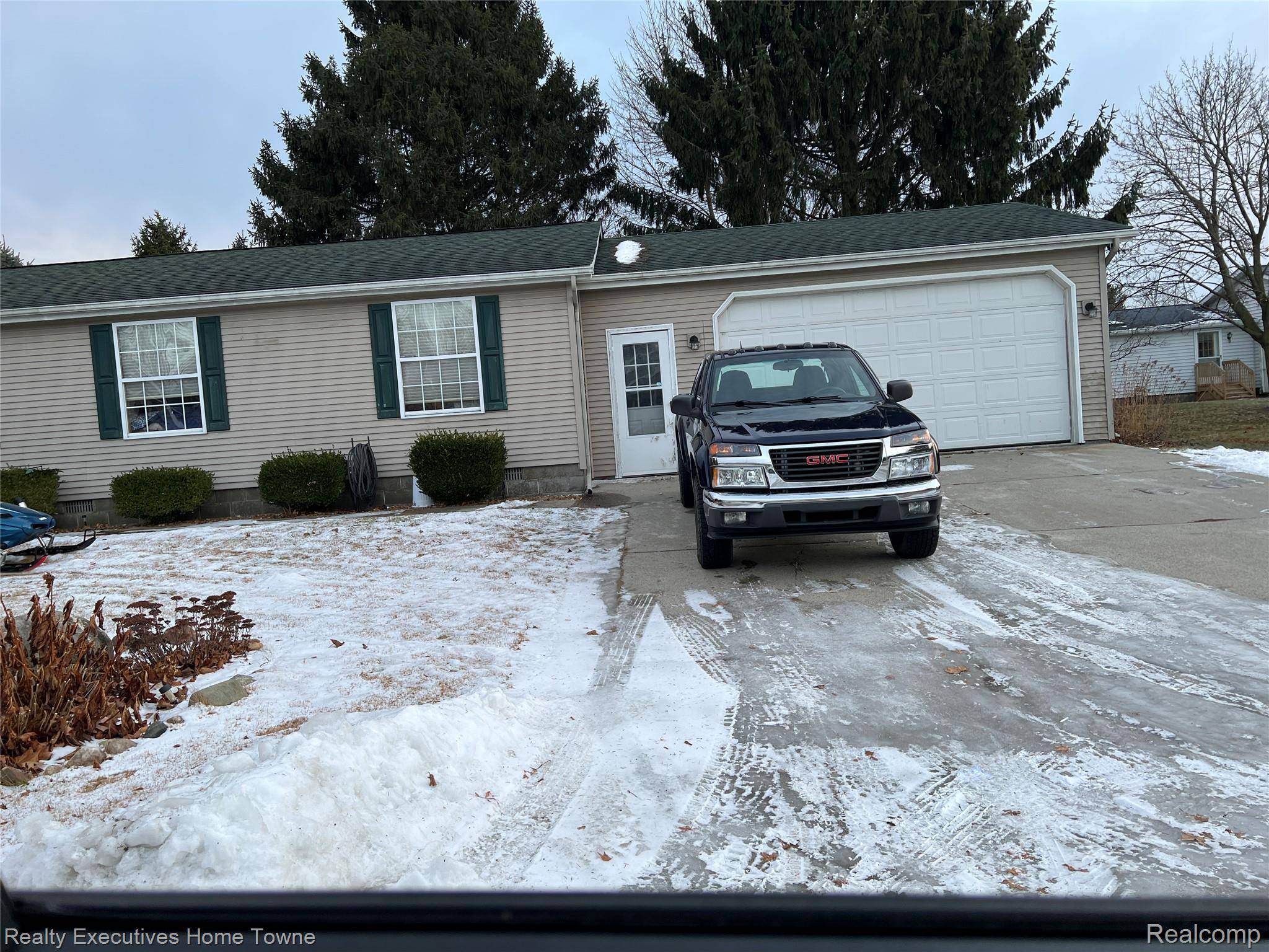 Croswell, MI 48422,2326 Mark ST