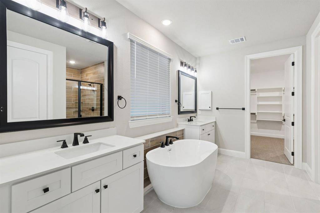 Midlothian, TX 76065,729 Carriage Hill Road