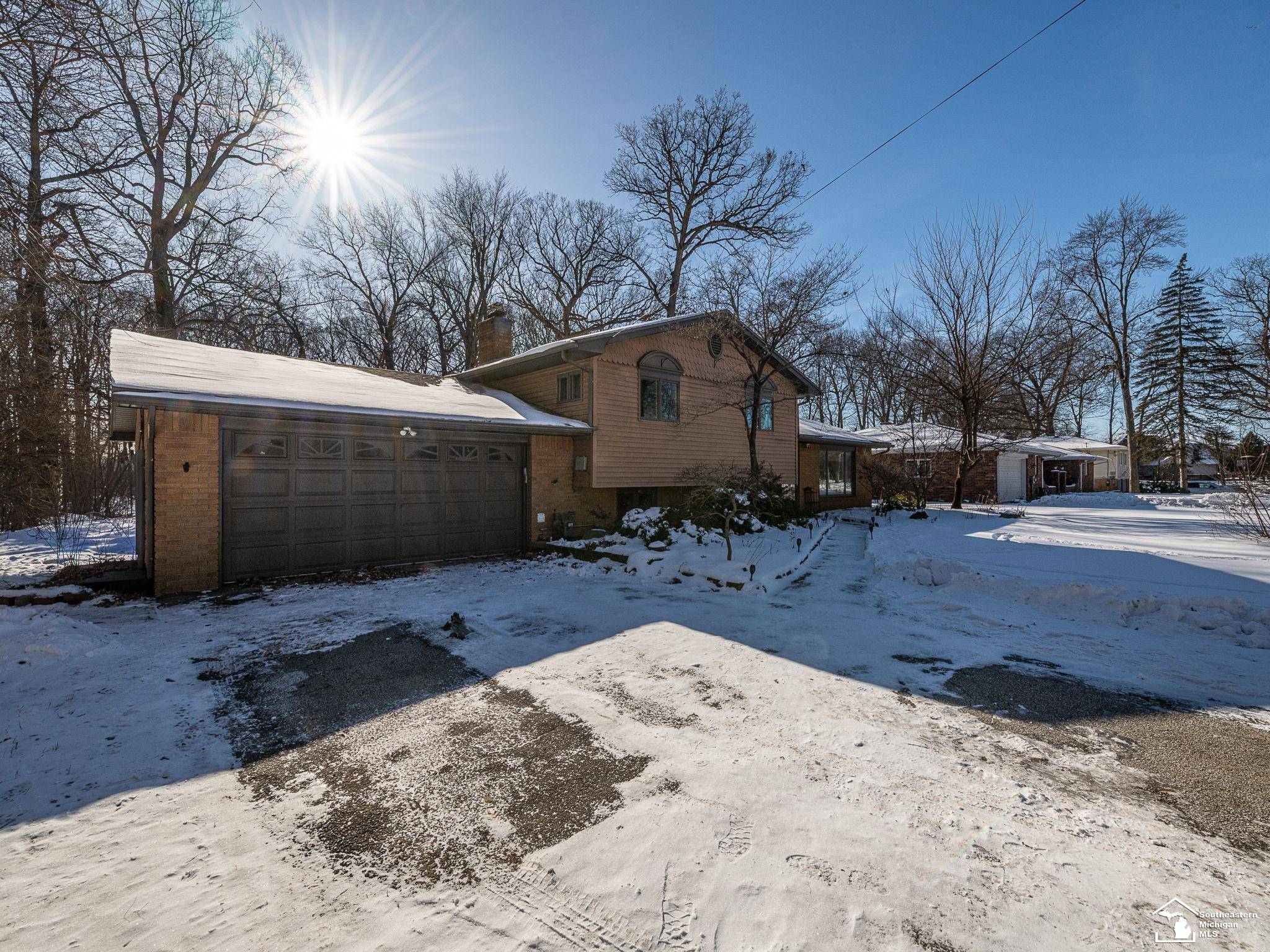 Lambertville, MI 48144,3447 Woodmont DR