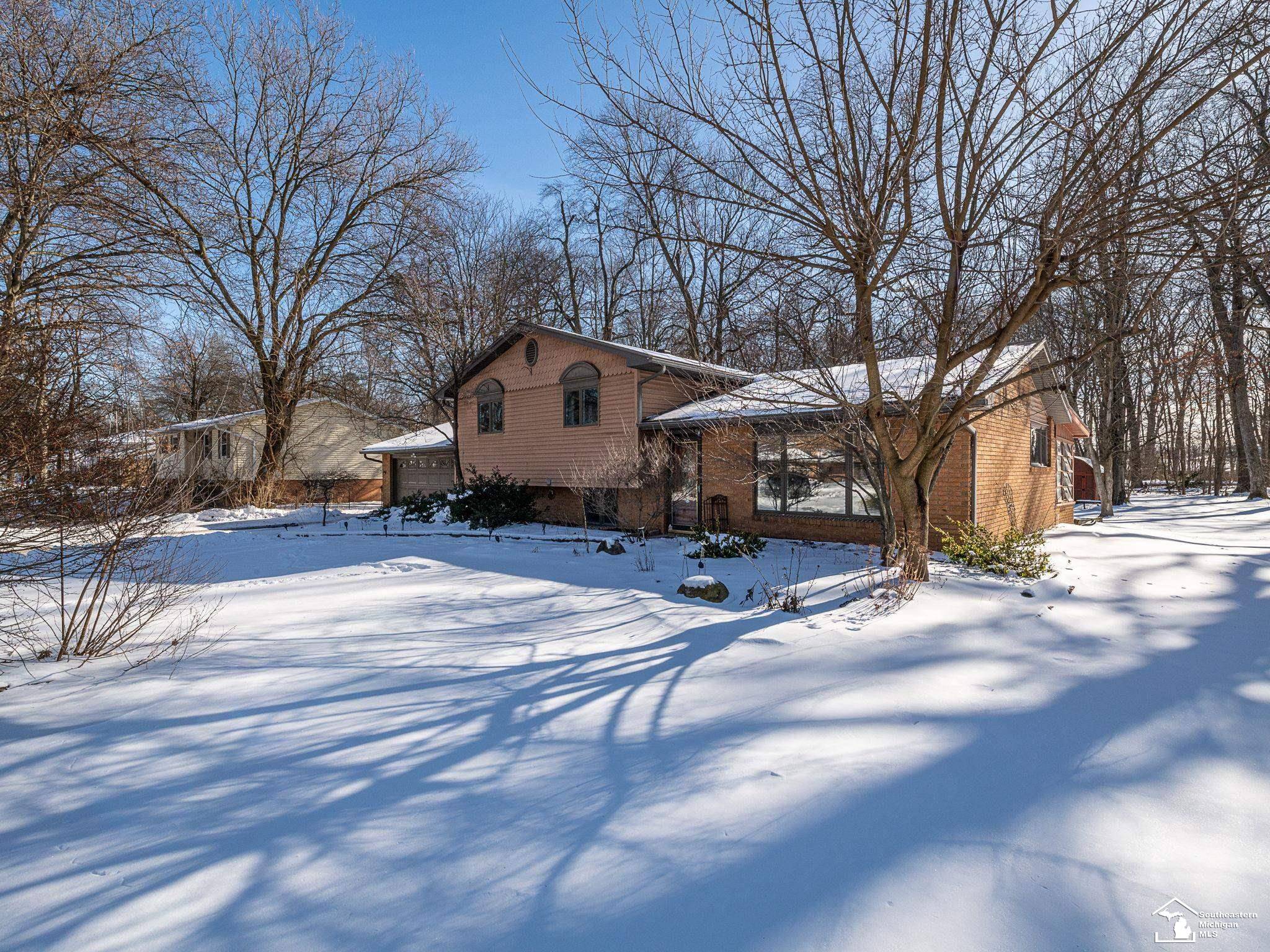 Lambertville, MI 48144,3447 Woodmont DR