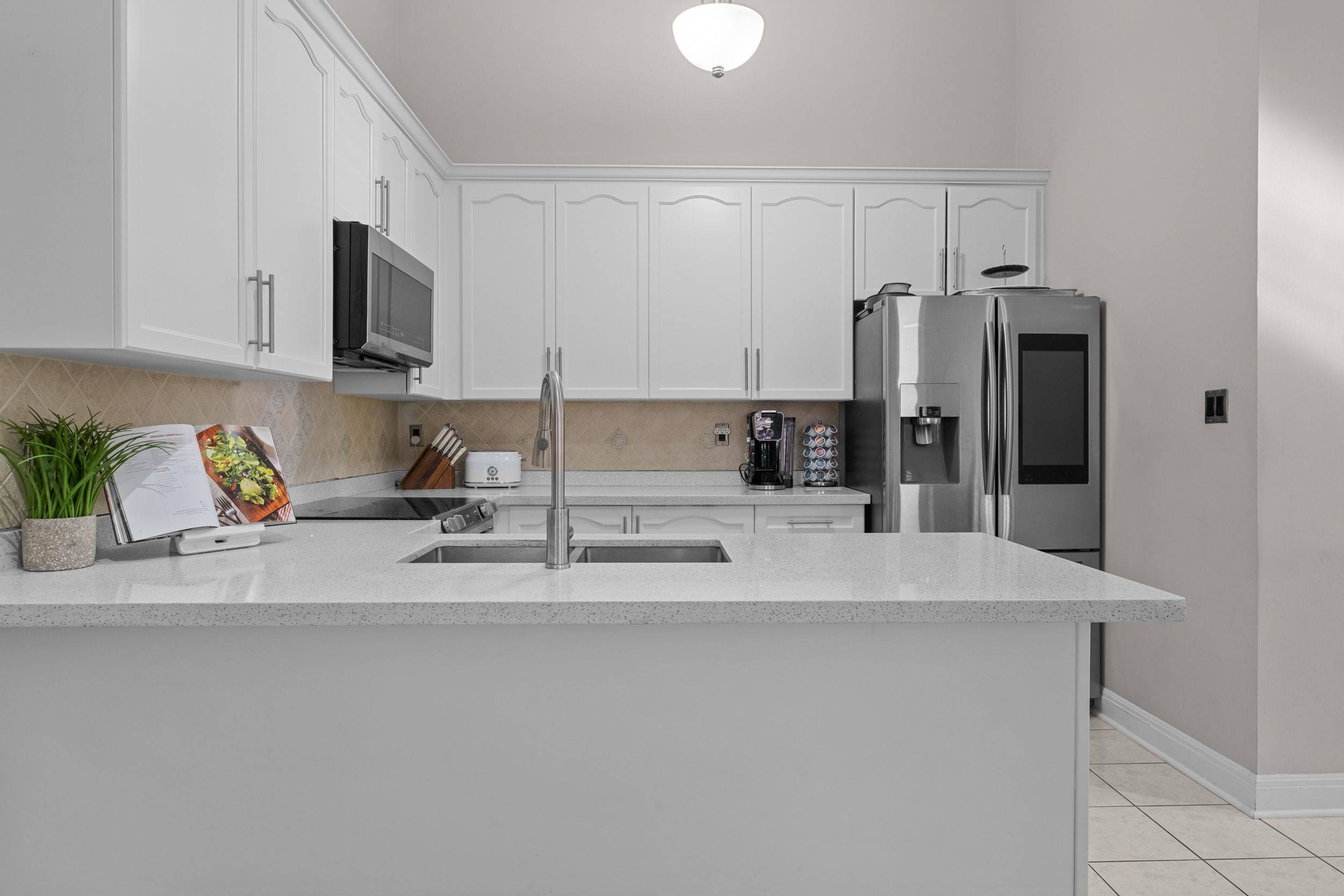 Brampton, ON L7A 2W7,15 Belinda DR