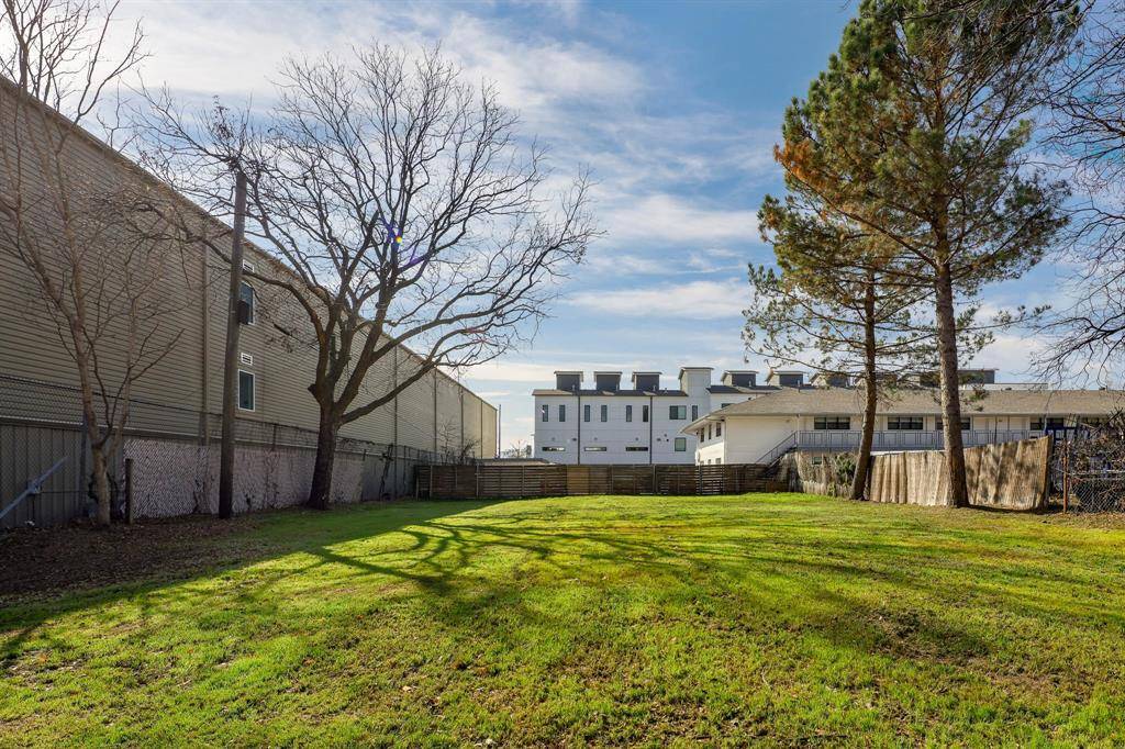 Dallas, TX 75204,1725 N Prairie Avenue