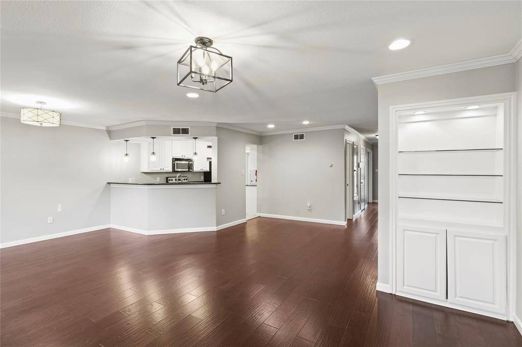 Dallas, TX 75243,9440 Timberleaf Drive