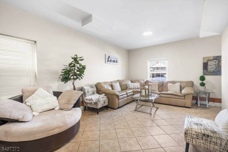 Elizabeth City, NJ 07208,221 Westfield Ave