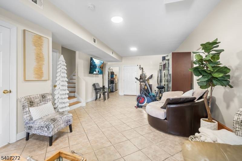 Elizabeth City, NJ 07208,221 Westfield Ave