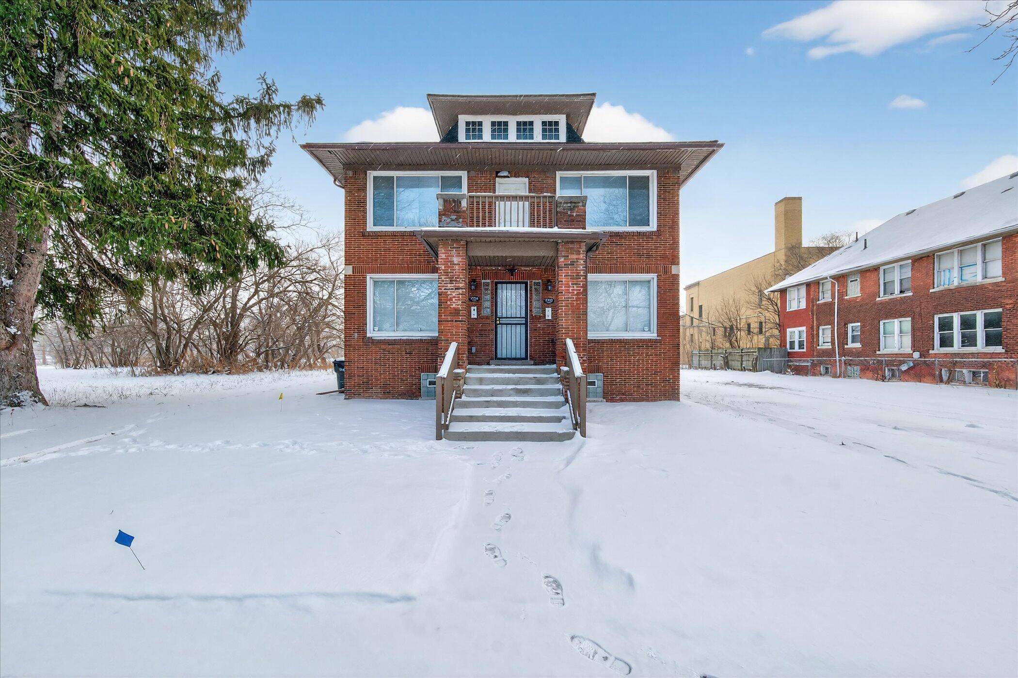 Detroit, MI 48204,9702 Dundee ST